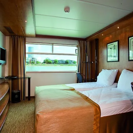 Hotel Crossgates Hotelship 3 Star - Osthafen - Frankfurt